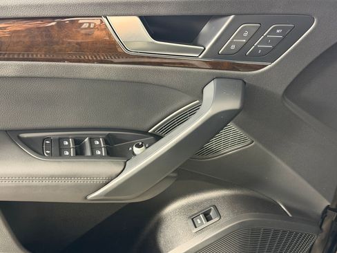 Used 2019 Audi Q5 2.0T Premium Plus w/ Premium Plus Package AWD/4WD image 13