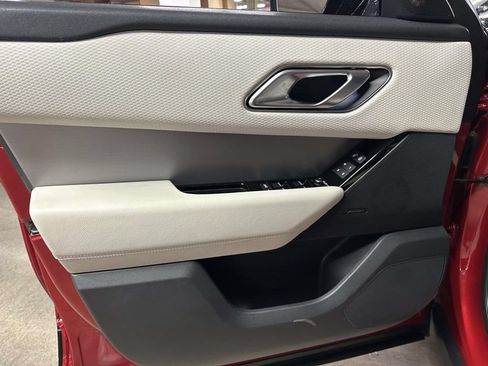 Used 2020 Land Rover Range Rover Velar R-Dynamic S AWD/4WD image 19
