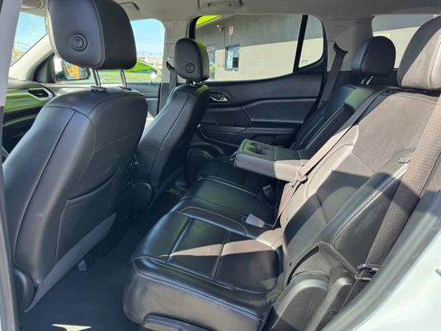 Used 2023 GMC Acadia SLT image 13