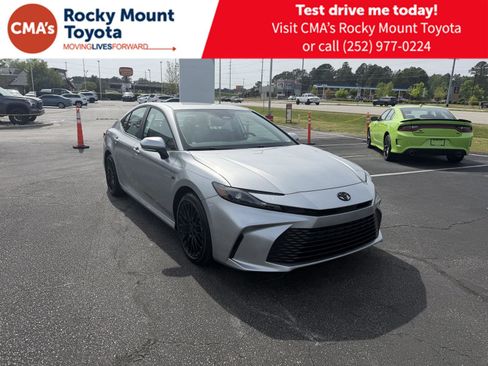 Used 2025 Toyota Camry LE w/ Convenience Package image 1