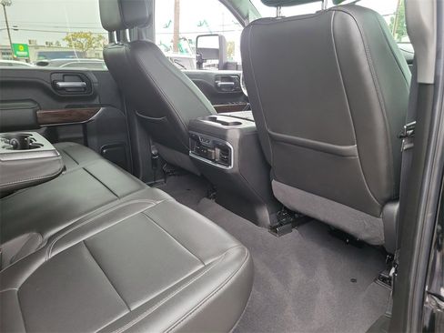 Used 2020 GMC Sierra 2500 SLT w/ SLT Premium Plus Package image 18