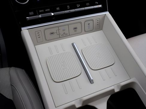 Used 2025 Hyundai Santa Fe Calligraphy image 31