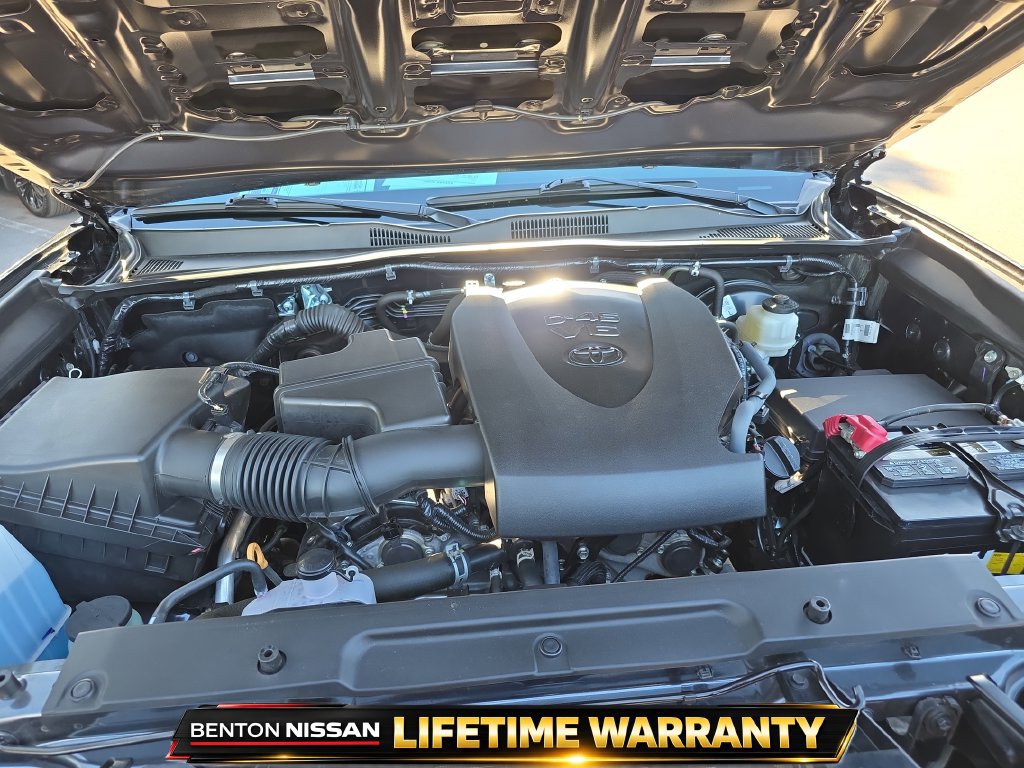 Used 2022 Toyota Tacoma TRD Sport w/ Technology Package AWD/4WD image 13