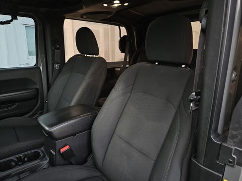 Used 2020 Jeep Wrangler Sport image 11