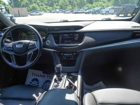 Used 2023 Cadillac XT5 Luxury AWD/4WD image 16