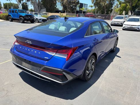 Used 2024 Hyundai Elantra Limited FWD image 3