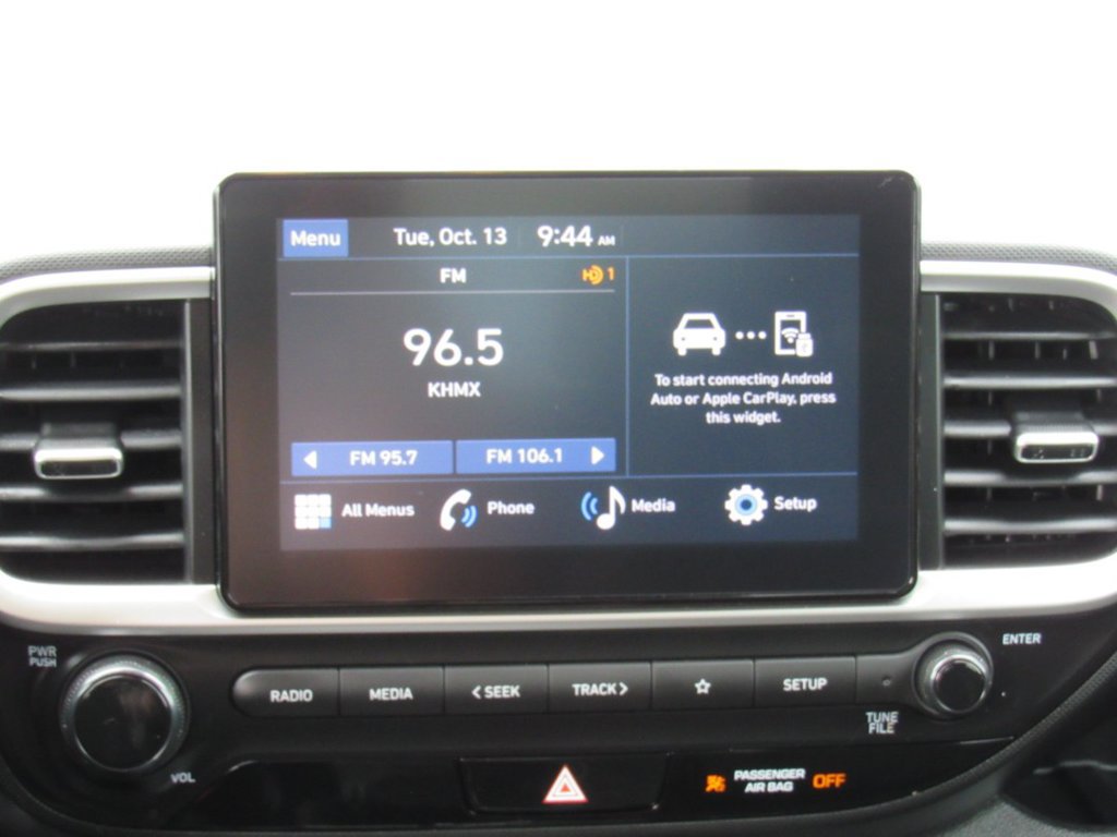 Certified 2025 Hyundai Venue SEL FWD image 20