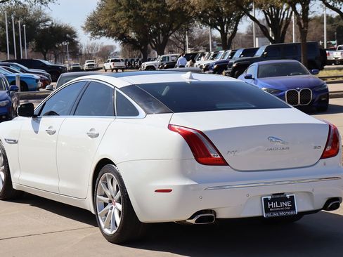 Used 2014 Jaguar XJ image 8