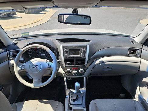 Used 2013 Subaru Forester 2.5X Limited AWD/4WD image 8