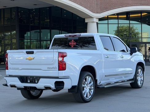 Used 2026 Chevrolet Silverado 1500 High Country w/ High Country Premium Package AWD/4WD image 4