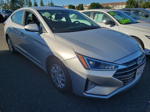 Used 2020 Hyundai Elantra SE w/ Cargo Package (C1) image 2