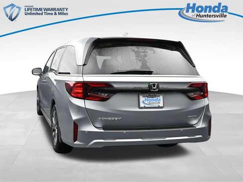 New 2026 Honda Odyssey Touring image 7