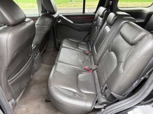 Used 2010 Nissan Pathfinder LE w/ Navigation Pkg image 15