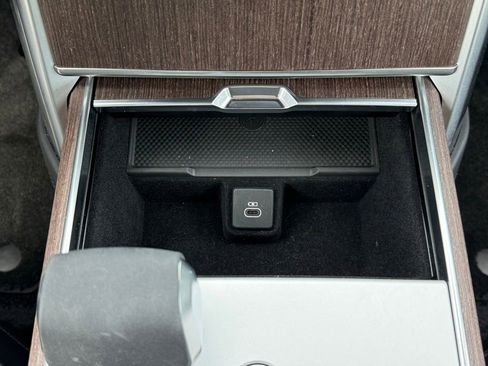 Certified 2025 Land Rover Range Rover SE AWD/4WD image 21