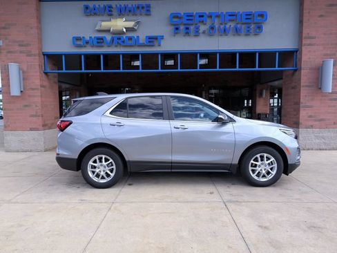 Used 2024 Chevrolet Equinox LT FWD image 9