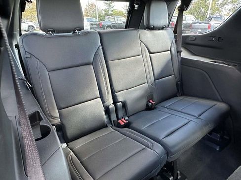 Used 2023 Chevrolet Tahoe Z71 w/ Z71 Off-Road Package image 12