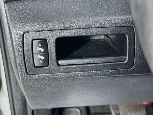 Used 2010 Jeep Grand Cherokee Laredo AWD/4WD image 11