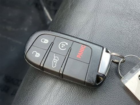 Used 2022 Dodge Durango GT w/ Blacktop Package image 32