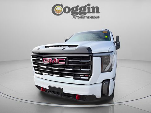 Used 2024 GMC Sierra 2500 AT4 w/ AT4 Premium Plus Package image 16