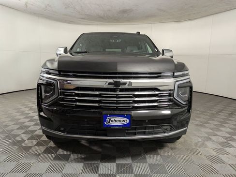 Used 2025 Chevrolet Tahoe Premier AWD/4WD image 2