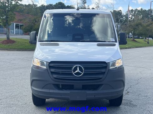 Used 2025 Mercedes-Benz Sprinter 2500 image 25