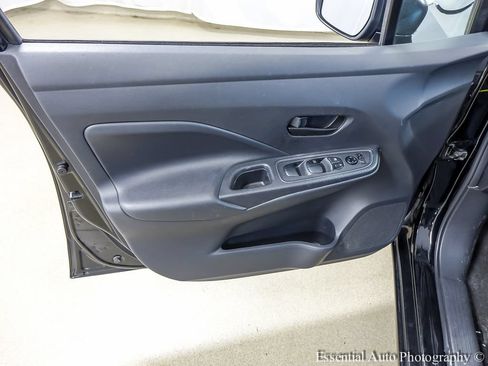 Used 2025 Nissan Versa S w/ Trunk Package FWD image 18