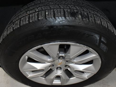 Used 2022 Chevrolet Silverado 1500 Custom w/ Safety Confidence Package image 9