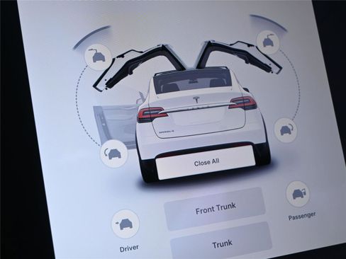 Used 2018 Tesla Model X P100D image 7