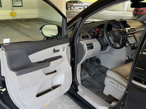 Used 2016 Honda Odyssey Touring image 18