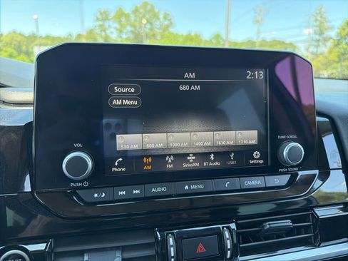 Used 2024 Nissan Pathfinder SV FWD image 10