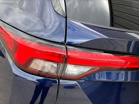 Used 2024 Mitsubishi Outlander SE Black Edition image 29