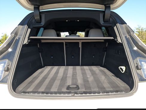 Used 2023 BMW iX xDrive50 image 15