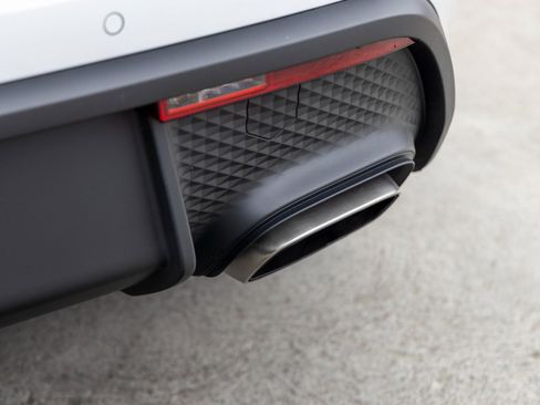 New 2025 Porsche Macan image 20