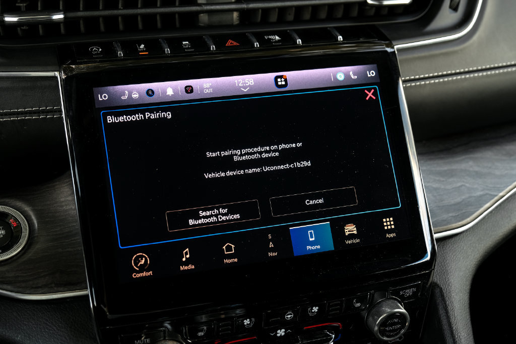 Used 2022 Jeep Grand Cherokee Overland w/ Luxury Tech Group IV AWD/4WD image 46