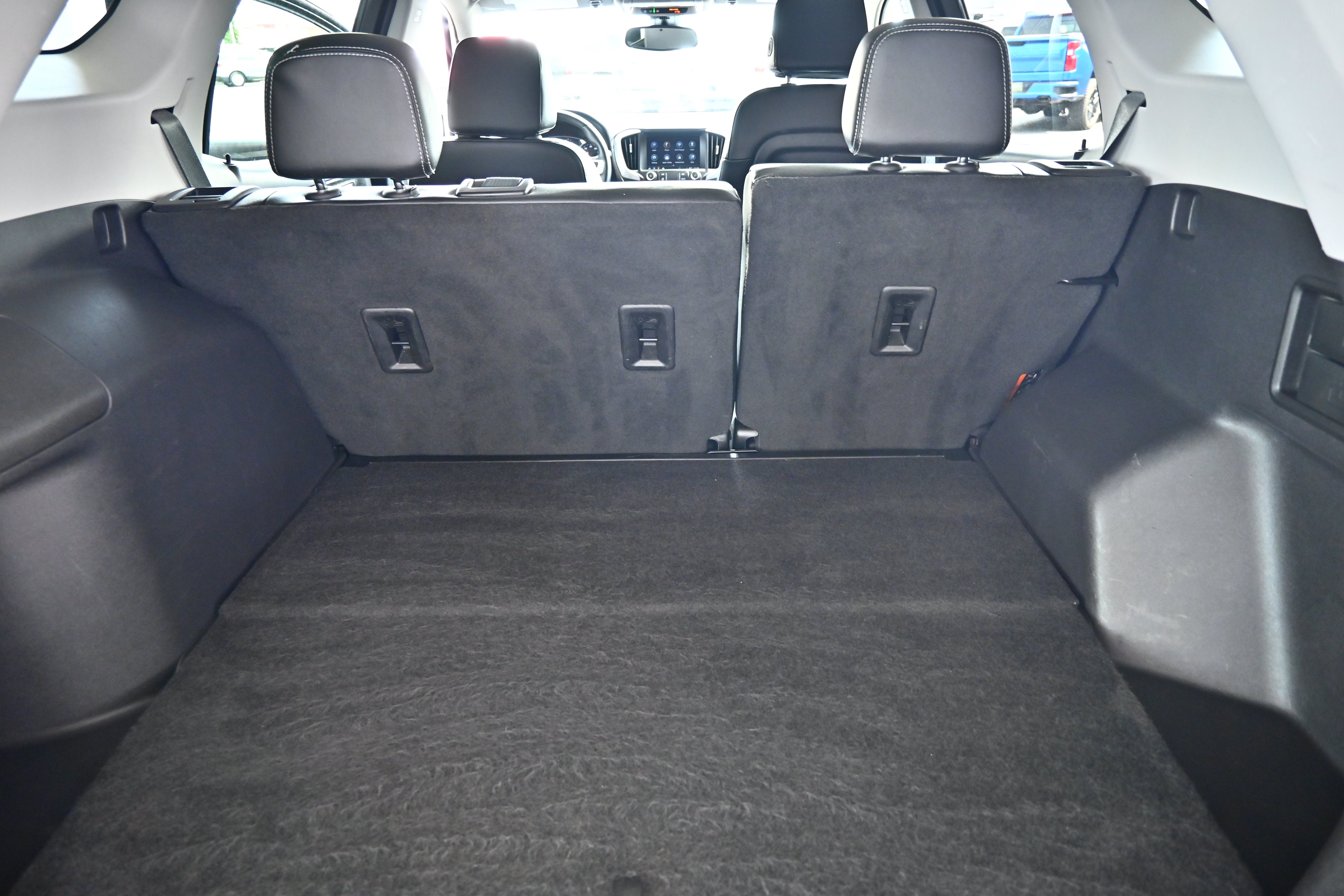 Used 2024 GMC Terrain SLT AWD/4WD image 13
