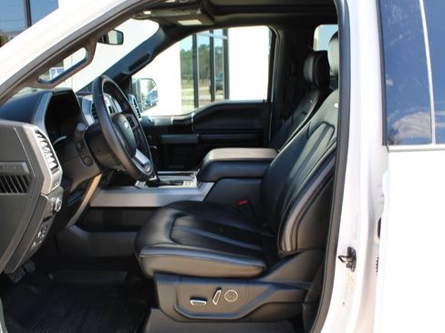 Used 2019 Ford F150 Platinum w/ Equipment Group 701A Luxury AWD/4WD image 12