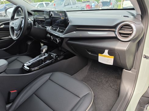 New 2026 Chevrolet Trax ACTIV w/ Driver Confidence Package FWD image 17