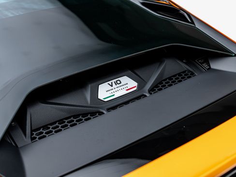 Used 2023 Lamborghini Huracan EVO RWD image 28