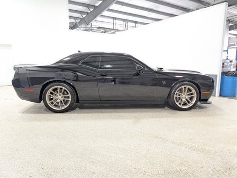 Used 2023 Dodge Challenger SRT Hellcat RWD image 2