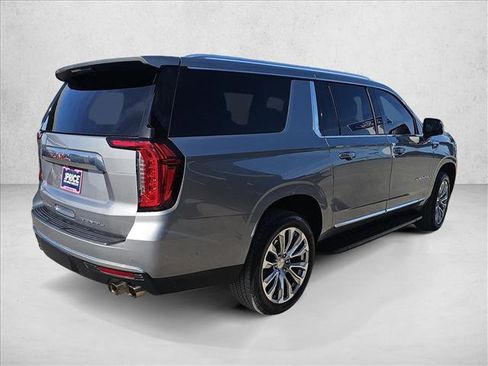 Used 2024 GMC Yukon XL Denali w/ Advanced Technology Package image 5