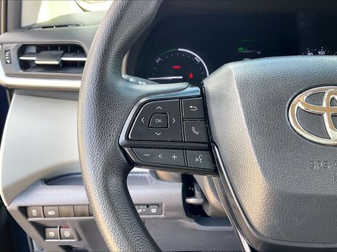 Used 2024 Toyota Sienna LE FWD image 24