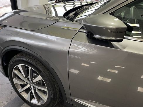 Used 2025 Acura MDX FWD w/ Technology Package image 12