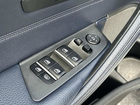 Used 2019 BMW 540i xDrive AWD/4WD image 23