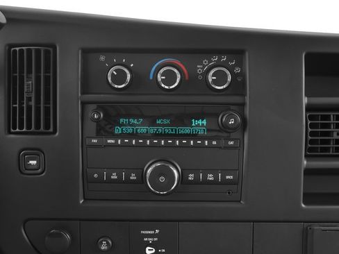 Used 2017 Chevrolet Express 3500 RWD image 13