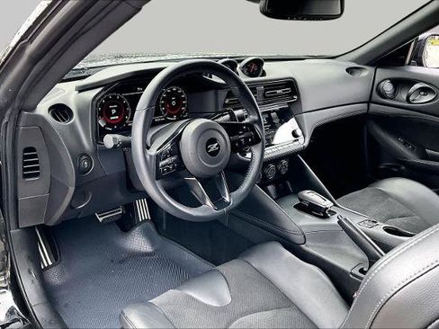 Certified 2025 Nissan Z Performance w/ Floor Mat Package RWD image 18