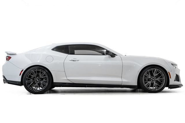 Used 2018 Chevrolet Camaro ZL1 RWD image 5