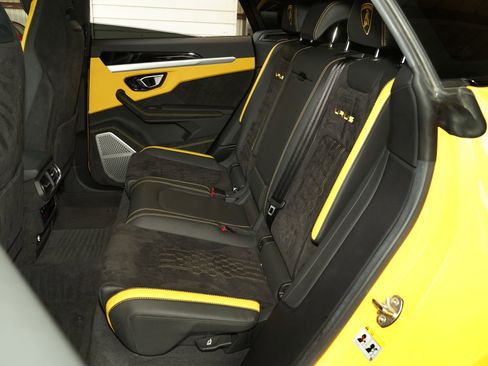 Used 2023 Lamborghini Urus S image 24