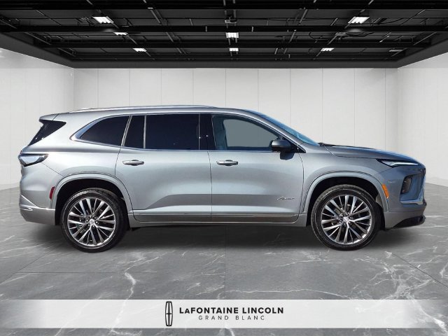 Used 2025 Buick Enclave Avenir AWD/4WD image 6