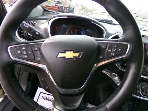 Used 2017 Chevrolet Volt Premier w/ Driver Confidence II Package FWD image 18