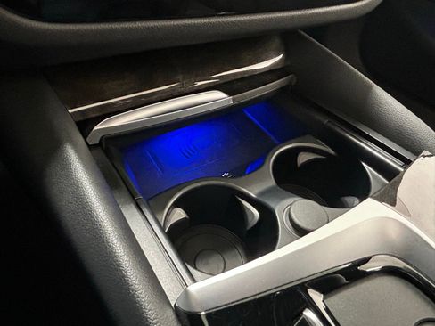 Used 2023 BMW 540i xDrive w/ Premium Package image 21